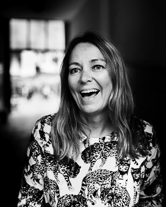 Vinteren i år lå veldig langt unna, da Dagbladet kom for å intervjue meg i august. Foto: Lars Eivind Bones. Dagbladet Magasinet.